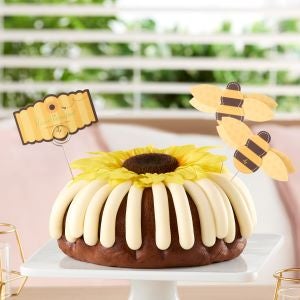 Corporate Gifts Corporate Gift cake with bee as banner